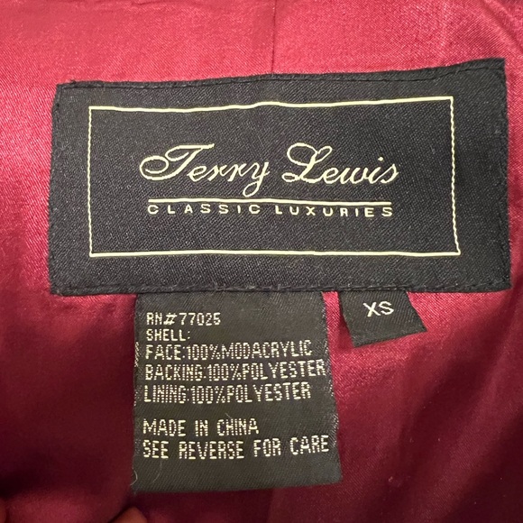 Terry Lewis Classic Luxuries Burgundy Faux Fur; Plush, Rich & real looking fur. - Picture 6 of 12